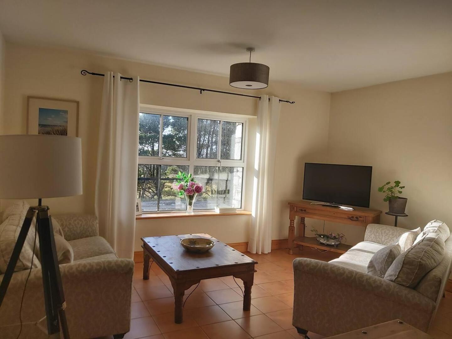 Shanakeever Farm - 2 Bedroom Apartment Clifden Exterior foto