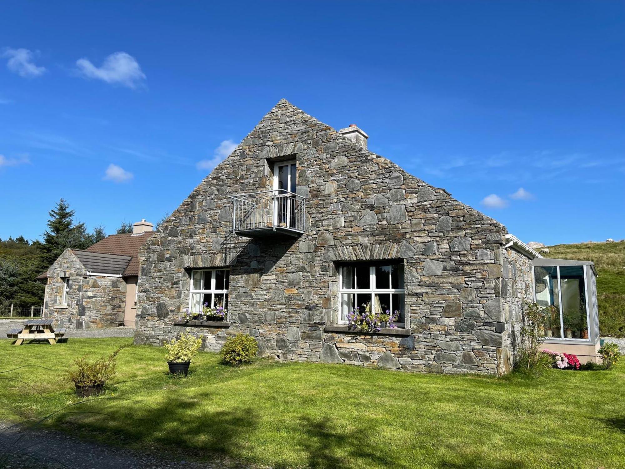 Shanakeever Farm - 2 Bedroom Apartment Clifden Exterior foto